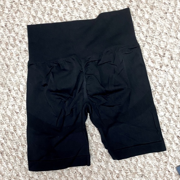 2 for $20 or 5 for $40
AMAZON SPANDEX SHORTS - MEDIUM - Picture 2 of 3